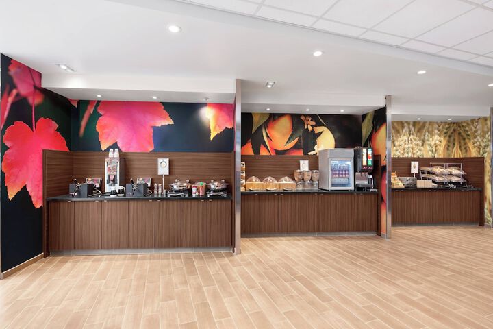 Breakfast/Coffee Service 24 of 24