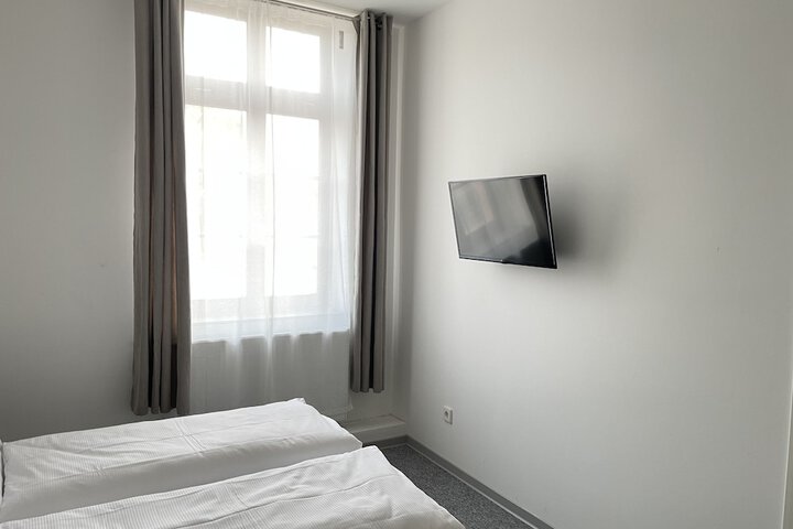 Room 12 of 36