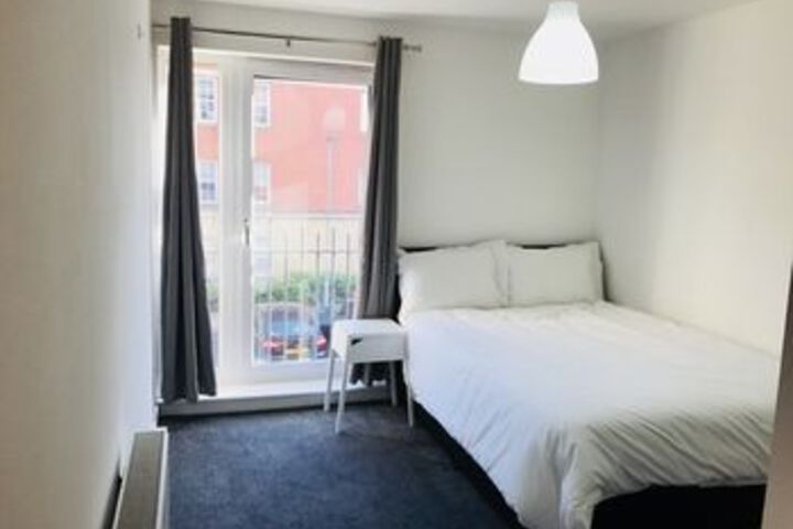 Room 5 of 11