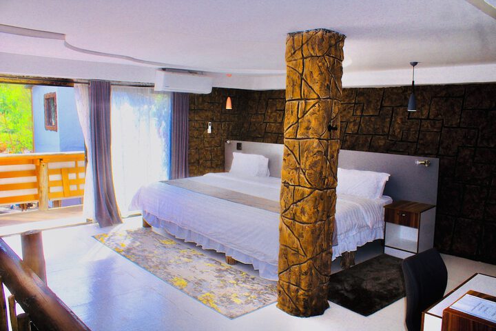 Room 7 of 93