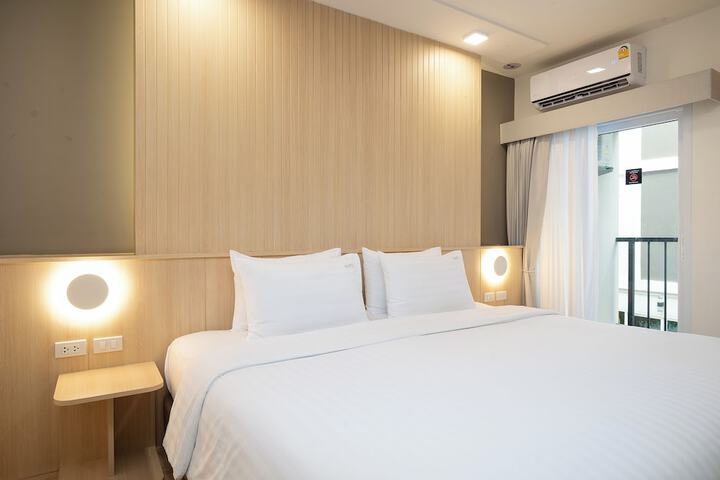 Room 52 of 85