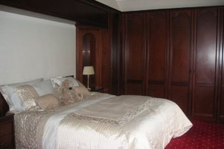 Room 11 of 19