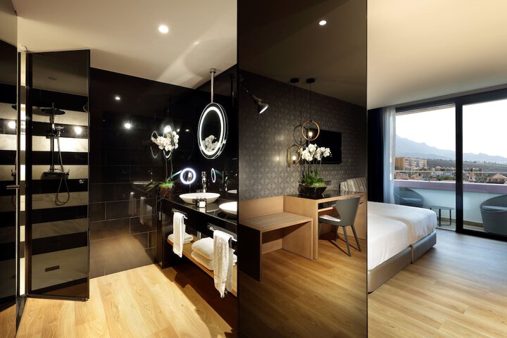 Room 45 of 140