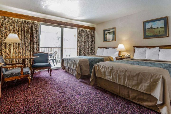 Queen Bed Accessible (3 of 12)