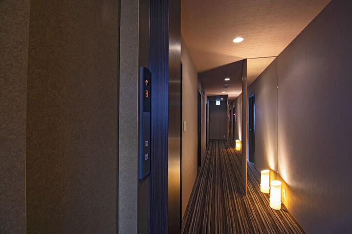 Room 37 of 72