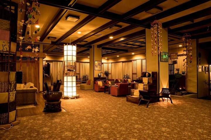Entrance & Lobby