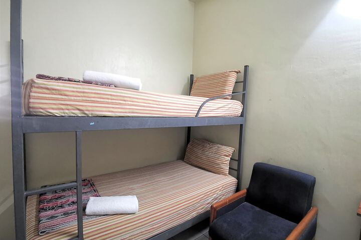 Room 13 of 36