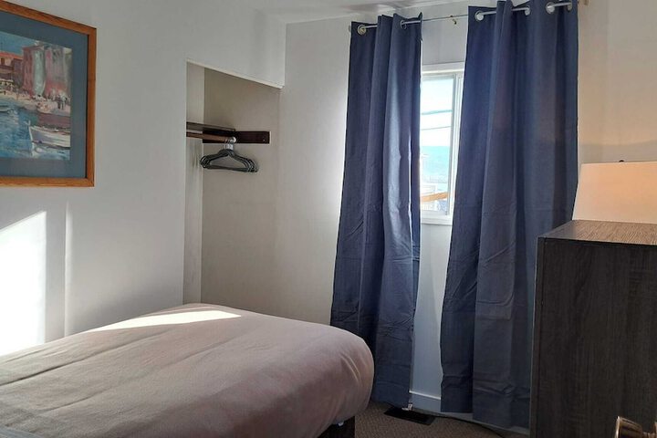 Room 19 of 176
