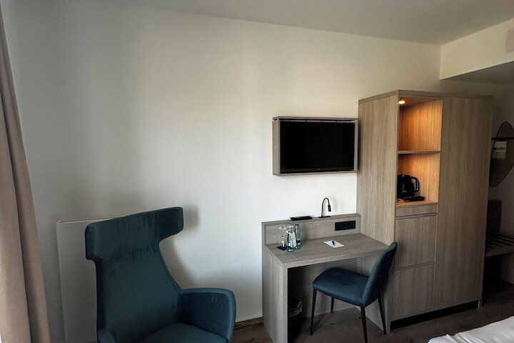 Room 18 of 44