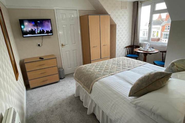 Room 14 of 28