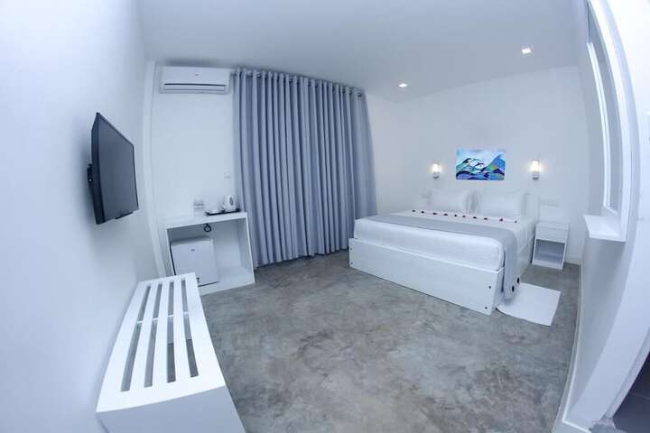 Room 10 of 25