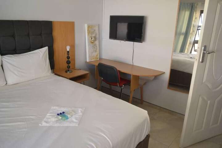 Room 3 of 18