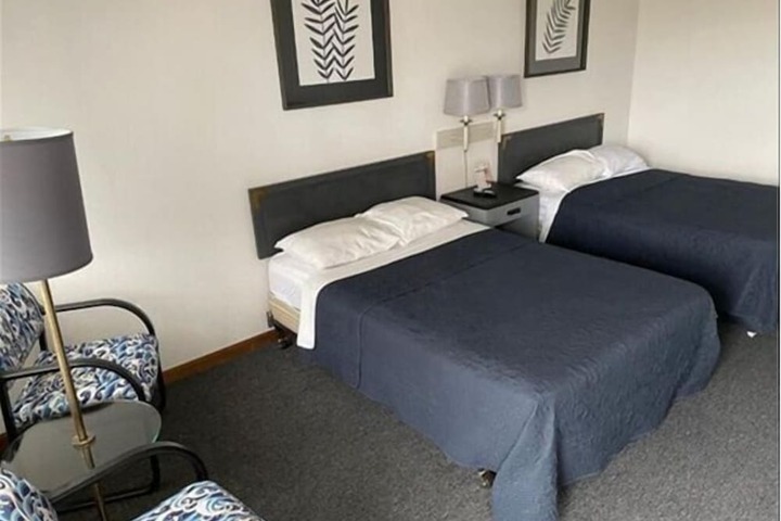 Room 9 of 22