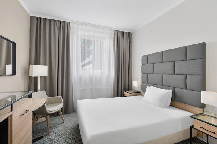 Room 42 of 81