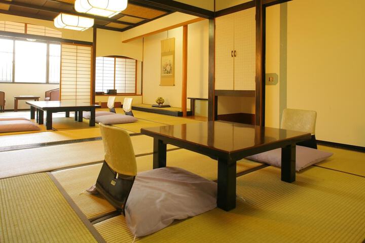 Room 15 of 51