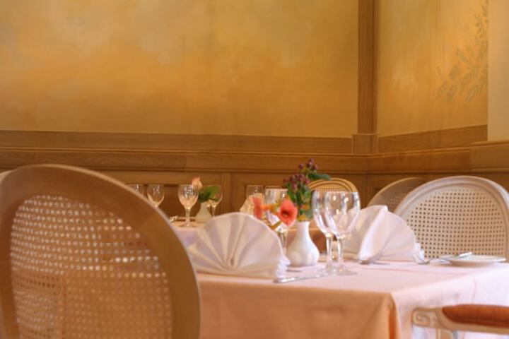 Dining Photos