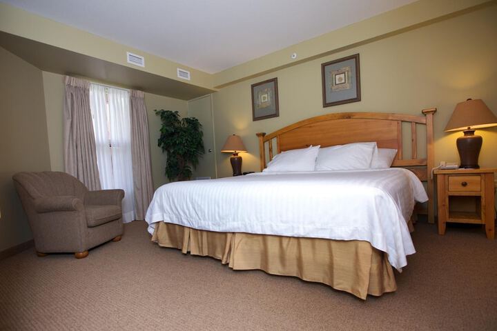 Room 4 of 32
