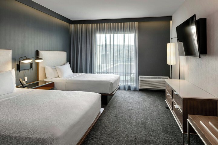 Room 21 of 63
