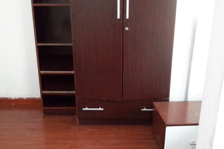 Room 9 of 36
