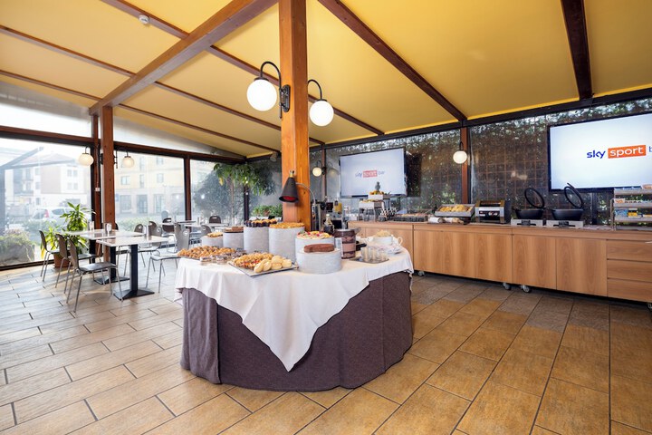 Breakfast/Coffee Service 53 of 65