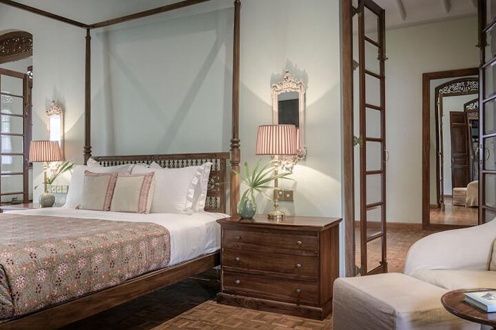 Room 7 of 25