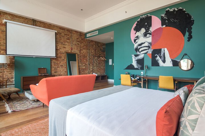 Room 11 of 30