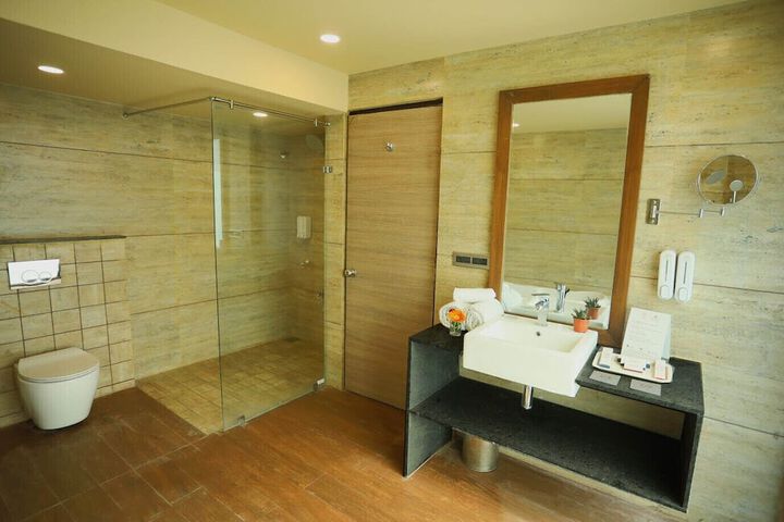 Room 15 of 24