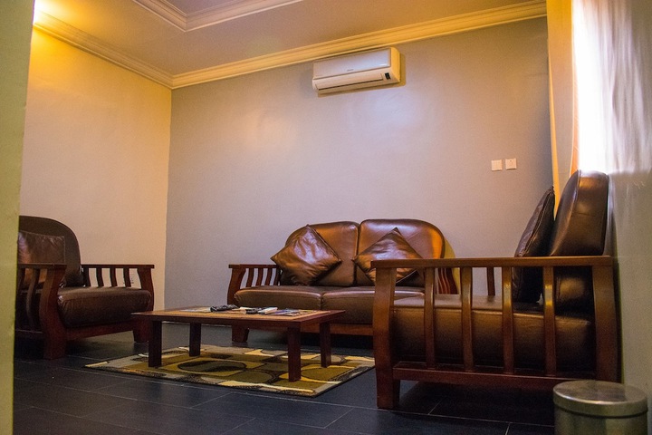 Room 32 of 68