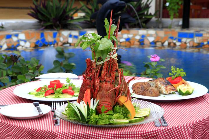 Dining 52 of 87