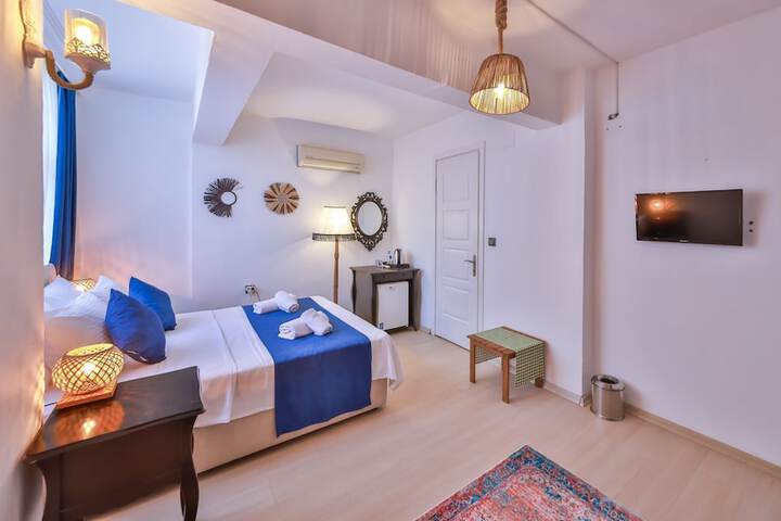 Room 16 of 40