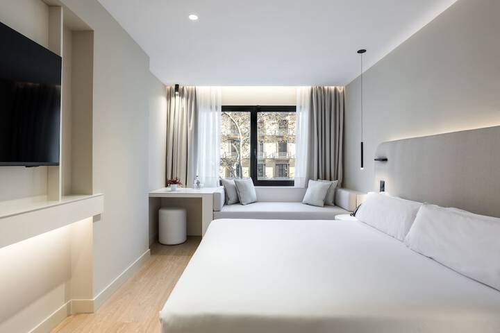 Room 27 of 109