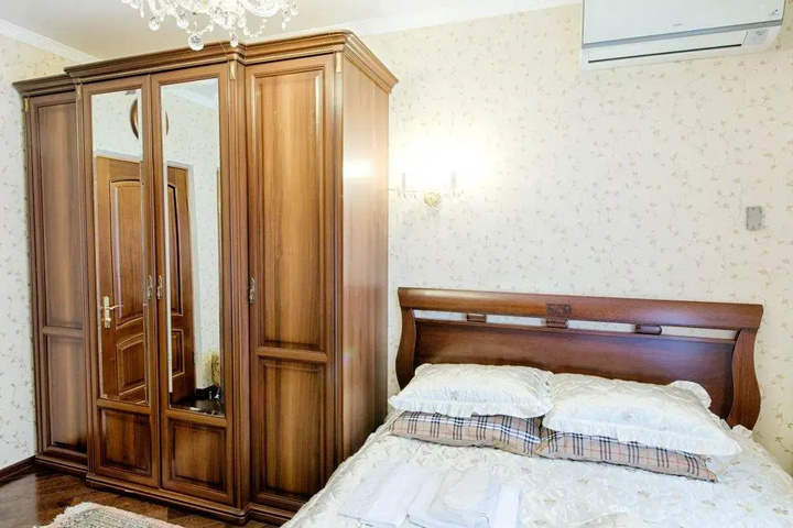 Room 7 of 13