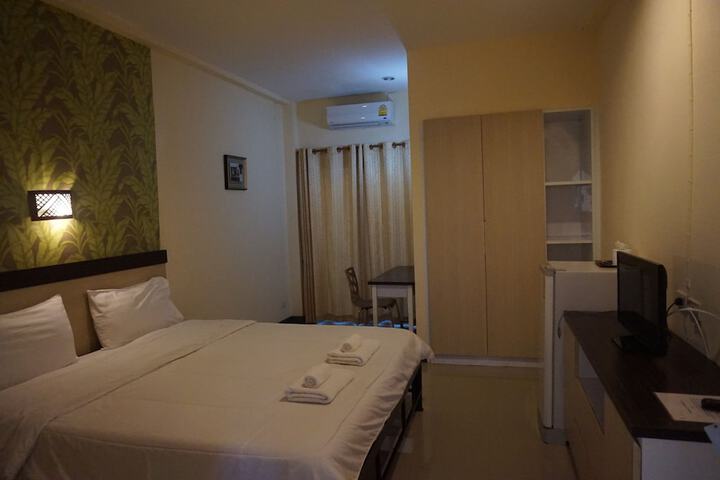 Room 10 of 24