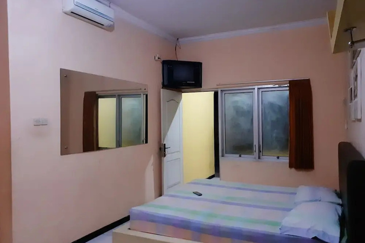 Room 2 of 12