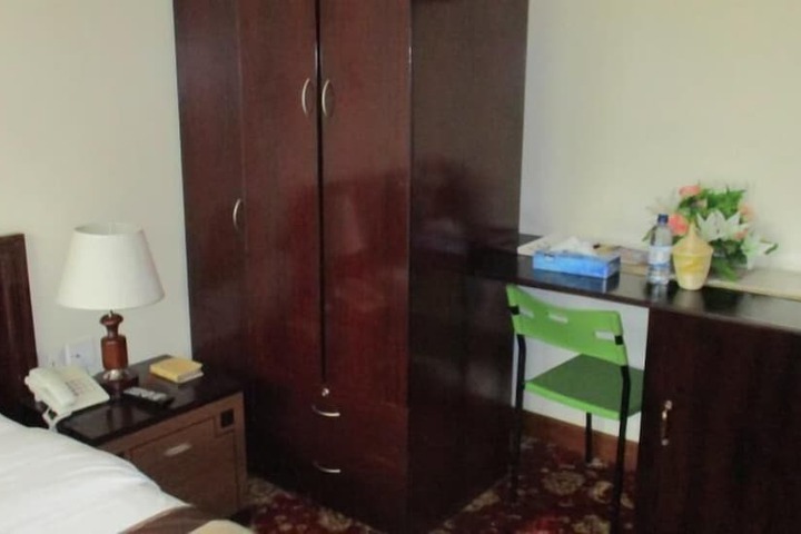 Room 15 of 29
