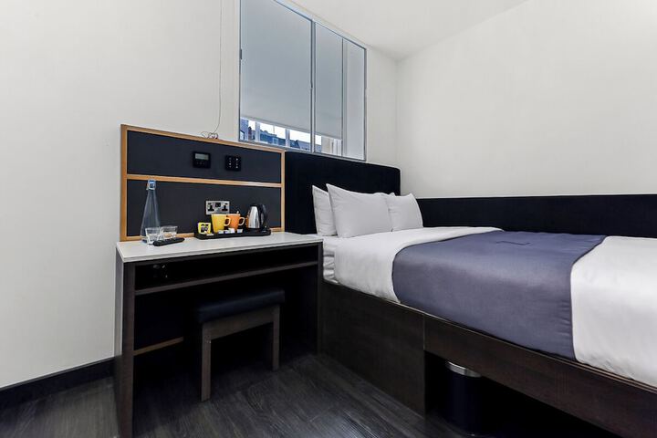 Room 12 of 37