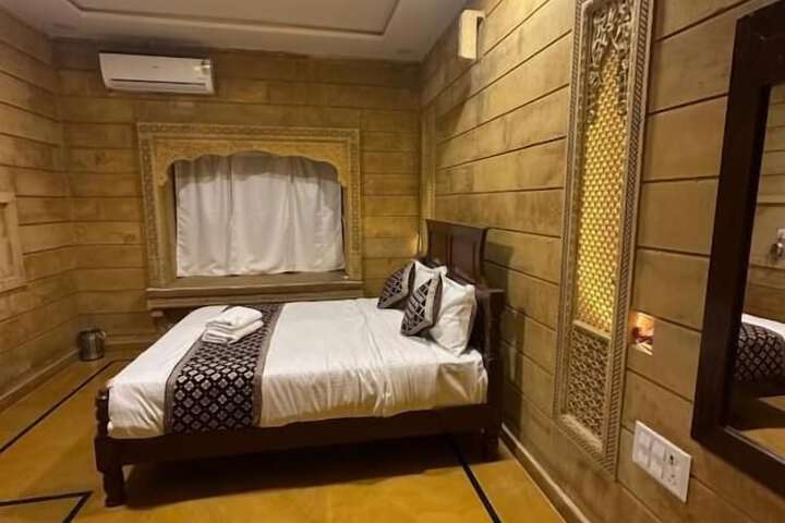 Room 3 of 9