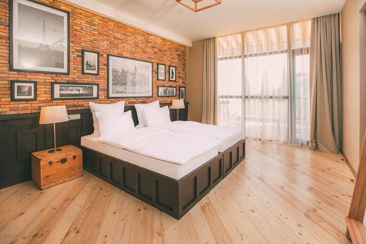 Room 6 of 36
