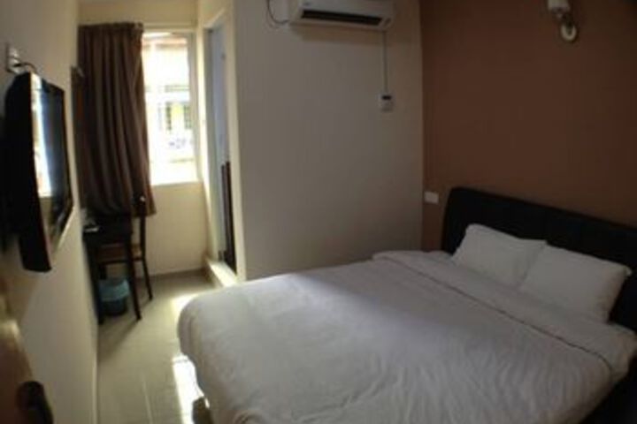 Room 8 of 20