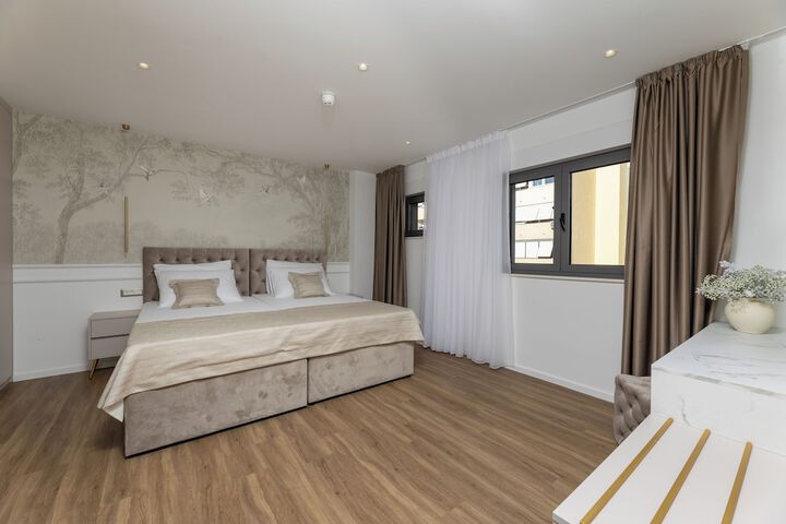 Room 32 of 71