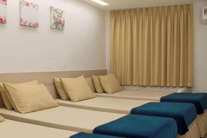 Room 52 of 127