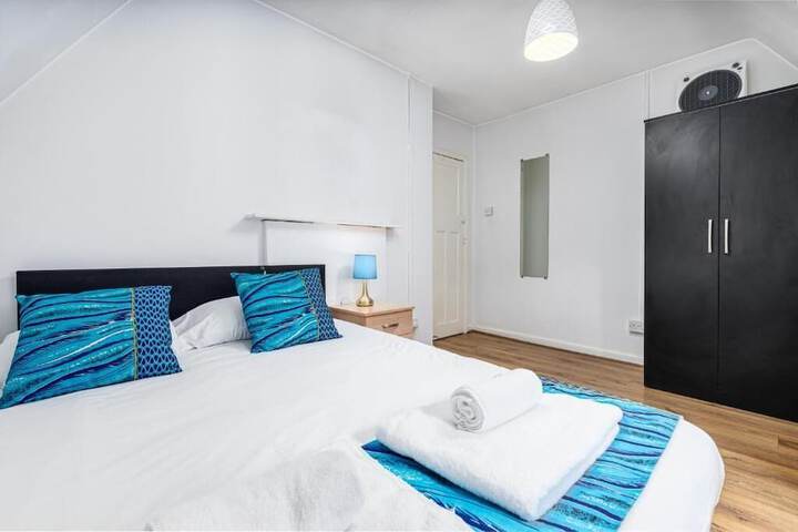 Room 15 of 48