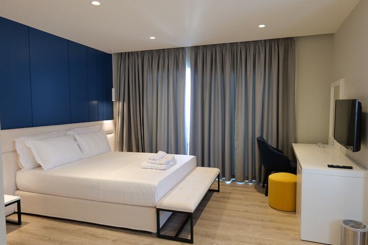 Room 27 of 171