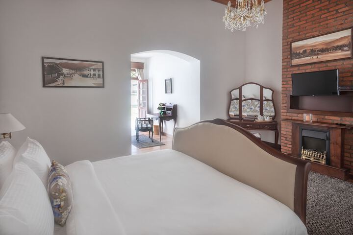 Room 15 of 61