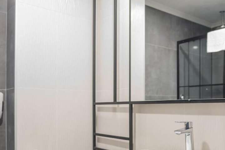 Room 15 of 30