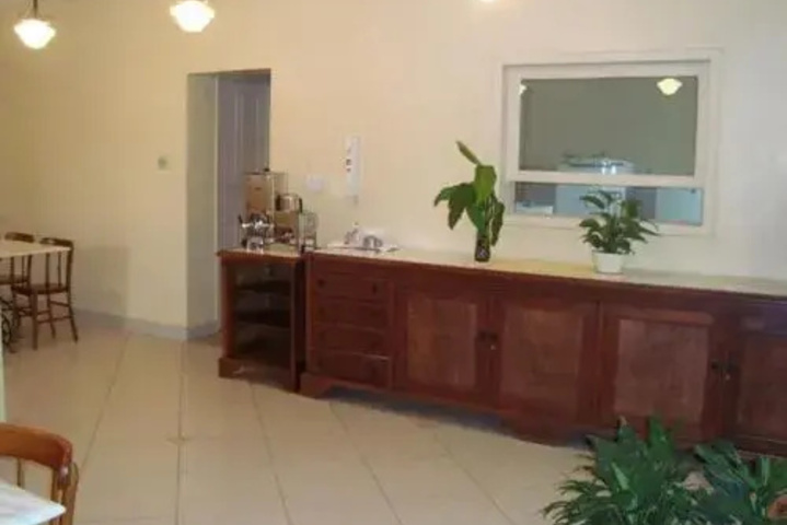 Room 3 of 10