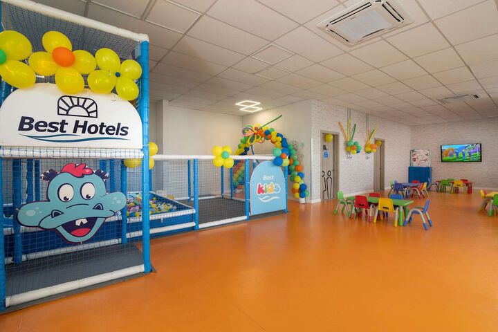 Hotel Interior 172 of 259