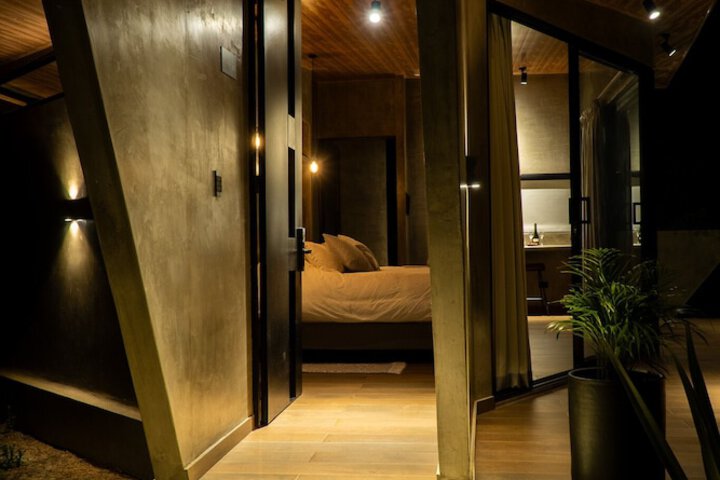 Room 7 of 30