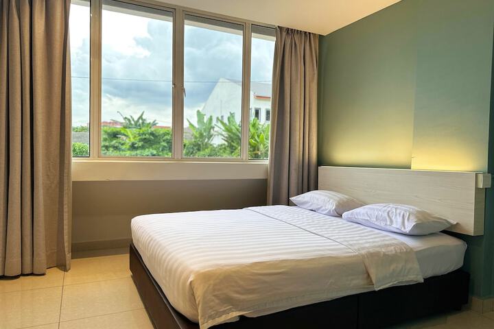 Room 10 of 33