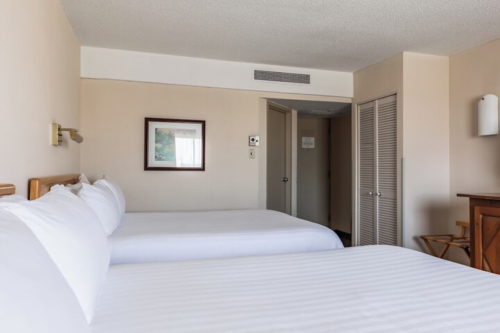 Room 13 of 37